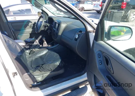 2005 Ford Escape Xls from USA, damaged, VIN 1FMYU02Z65KE48754